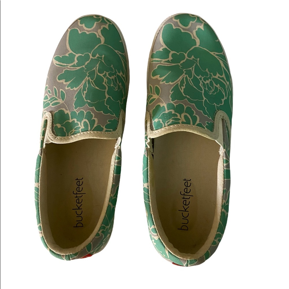 Almost new sneakers from Bucketfeet